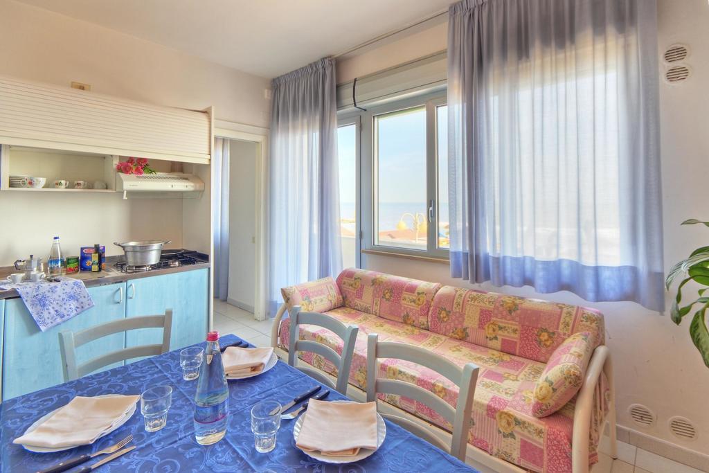 Bianchi Hotel & Residence ポルト・レカナーティ エクステリア 写真